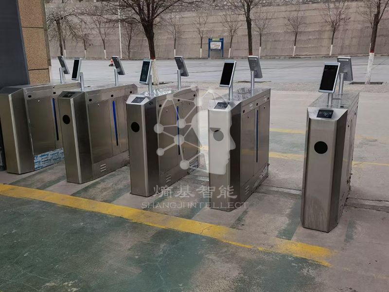 行吊起重機